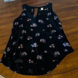 Size small women’s work blouse.